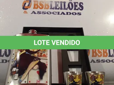 LOTE 045 - 01 GARRAFA PARA WHISKY COM COPOS DE SHORT GRAND WAY. (NO ESTADO, LEILÃO NÃO TEM GARANTIA E NEM DEVOLUÇÃO, SUJEITO A POSSÍVEIS AVARIAS VISÍVEIS/OCULTAS E/OU AUSÊNCIA DE COMPONENTES).