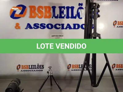 LOTE 033 - 01 TRIPÉ PARA CÂMERA E 01 MONÓCULO. (NO ESTADO, LEILÃO NÃO TEM GARANTIA E NEM DEVOLUÇÃO, SUJEITO A POSSÍVEIS AVARIAS VISÍVEIS/OCULTAS E/OU AUSÊNCIA DE COMPONENTES).