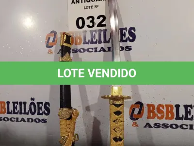 LOTE 032 - 01 KATANA DECORATIVA. (NO ESTADO, LEILÃO NÃO TEM GARANTIA E NEM DEVOLUÇÃO, SUJEITO A POSSÍVEIS AVARIAS VISÍVEIS/OCULTAS E/OU AUSÊNCIA DE COMPONENTES).