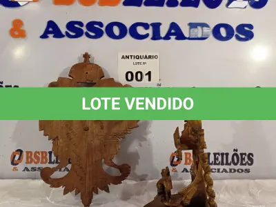 LOTE 001 - 02 ESCULTURAS ENTALHADAS EM MADEIRA. (NO ESTADO, LEILÃO NÃO TEM GARANTIA E NEM DEVOLUÇÃO, SUJEITO A POSSÍVEIS AVARIAS VISÍVEIS/OCULTAS E/OU AUSÊNCIA DE COMPONENTES).