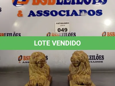 LOTE 049 - 02 LEÕES SERRAS LIVROS PARA DECORAÇÃO. (NO ESTADO, LEILÃO NÃO TEM GARANTIA E NEM DEVOLUÇÃO, SUJEITO A POSSÍVEIS AVARIAS VISÍVEIS/OCULTAS E/OU AUSÊNCIA DE COMPONENTES).