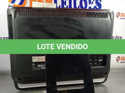 LOTE 196 - 01 COMPUTADOR ALL IN ONE MARCA HP. (NO ESTADO, LEILÃO NÃO TEM GARANTIA E NEM DEVOLUÇÃO, SUJEITO A POSSÍVEIS AVARIAS VISÍVEIS/OCULTAS E/OU AUSÊNCIA DE COMPONENTES).