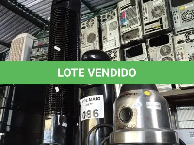 LOTE 086 - 01 VENTILADOR DE COLUNA, 02 GARRAFAS TÉRMICAS E 01 BASE DE LIQUIDIFICADOR MARCAS E MODELOS DIVERSOS. (NO ESTADO, LEILÃO NÃO TEM GARANTIA E NEM DEVOLUÇÃO, SUJEITO A POSSÍVEIS AVARIAS VISÍVEIS/OCULTAS E/OU AUSÊNCIA DE COMPONENTES).
