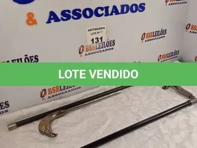 LOTE 131 - 01 BENGALA CABEÇA DE ÁGUIA E 01 CABEÇA DE NAJA AMBAS COM ADAGA. (NO ESTADO, LEILÃO NÃO TEM GARANTIA E NEM DEVOLUÇÃO, SUJEITO A POSSÍVEIS AVARIAS VISÍVEIS/OCULTAS E/OU AUSÊNCIA DE COMPONENTES).