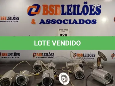 LOTE 028 - 01 LOTE COM VÁRIAS CÂMERAS DE SEGURANÇA MARCAS E MODELOS DIVERSOS. (NO ESTADO, LEILÃO NÃO TEM GARANTIA E NEM DEVOLUÇÃO, SUJEITO A POSSÍVEIS AVARIAS VISÍVEIS/OCULTAS E/OU AUSÊNCIA DE COMPONENTES).