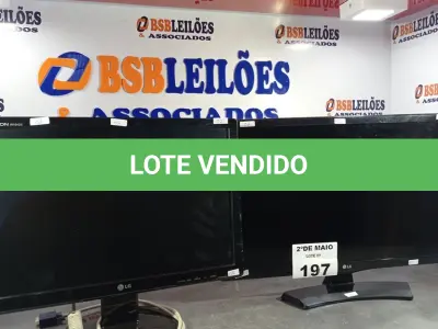 LOTE 197 - 02 MONITORES MARCAS E MODELOS DIVERSOS. (NO ESTADO, LEILÃO NÃO TEM GARANTIA E NEM DEVOLUÇÃO, SUJEITO A POSSÍVEIS AVARIAS VISÍVEIS/OCULTAS E/OU AUSÊNCIA DE COMPONENTES).