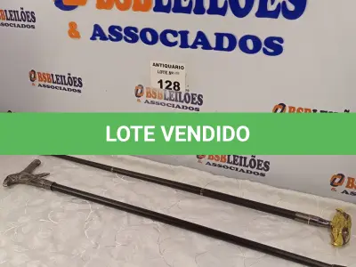 LOTE 128 - 02 BENGALAS COM PEGA DE CABEÇA ÁGUIA E ADAGA EMBUTIDA. (NO ESTADO, LEILÃO NÃO TEM GARANTIA E NEM DEVOLUÇÃO, SUJEITO A POSSÍVEIS AVARIAS VISÍVEIS/OCULTAS E/OU AUSÊNCIA DE COMPONENTES).