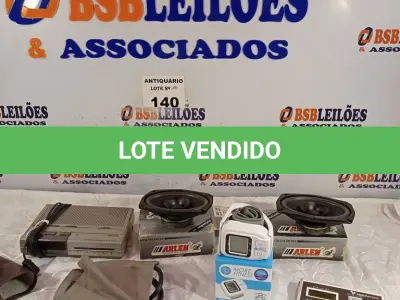 LOTE 140 - 01 MEDIDOR DE PRESSÃO, 01 RADIO-RELÓGIO E 02 ALTO-FALANTES ANTIGO. (NO ESTADO, LEILÃO NÃO TEM GARANTIA E NEM DEVOLUÇÃO, SUJEITO A POSSÍVEIS AVARIAS VISÍVEIS/OCULTAS E/OU AUSÊNCIA DE COMPONENTES).