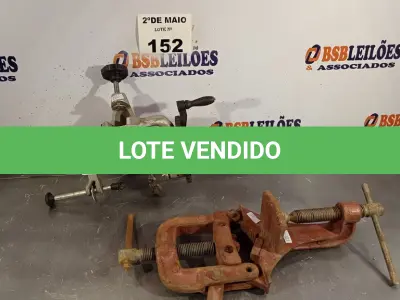 LOTE 152 - 01 MORSA PARA TORNO E 01 DESCASCADOR DE LARANJAS. (NO ESTADO, LEILÃO NÃO TEM GARANTIA E NEM DEVOLUÇÃO, SUJEITO A POSSÍVEIS AVARIAS VISÍVEIS/OCULTAS E/OU AUSÊNCIA DE COMPONENTES).