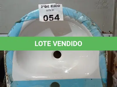 LOTE 054 - 02 CUBAS PARA LAVATÓRIO SENDO 01 BRANCA E 01 BEGE. (NO ESTADO, LEILÃO NÃO TEM GARANTIA E NEM DEVOLUÇÃO, SUJEITO A POSSÍVEIS AVARIAS VISÍVEIS/OCULTAS E/OU AUSÊNCIA DE COMPONENTES).