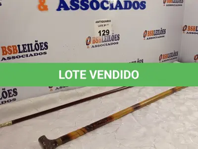 LOTE 129 - 02 BENGALAS EM MADEIRA. (NO ESTADO, LEILÃO NÃO TEM GARANTIA E NEM DEVOLUÇÃO, SUJEITO A POSSÍVEIS AVARIAS VISÍVEIS/OCULTAS E/OU AUSÊNCIA DE COMPONENTES).