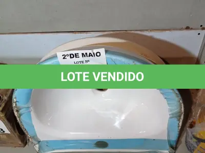 LOTE 054 - 02 CUBAS PARA LAVATÓRIO SENDO 01 BRANCA E 01 BEGE. (NO ESTADO, LEILÃO NÃO TEM GARANTIA E NEM DEVOLUÇÃO, SUJEITO A POSSÍVEIS AVARIAS VISÍVEIS/OCULTAS E/OU AUSÊNCIA DE COMPONENTES).