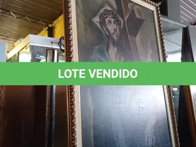 LOTE 135 - 01 QUADRO ARTE SACRA PINTURA DE JESUS CRISTO CARREGANDO A CRUZ. (NO ESTADO, LEILÃO NÃO TEM GARANTIA E NEM DEVOLUÇÃO, SUJEITO A POSSÍVEIS AVARIAS VISÍVEIS/OCULTAS E/OU AUSÊNCIA DE COMPONENTES).