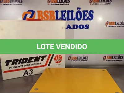LOTE 121 - 01 PRANCHETA PARA DESENHO A3. (NO ESTADO, LEILÃO NÃO TEM GARANTIA E NEM DEVOLUÇÃO, SUJEITO A POSSÍVEIS AVARIAS VISÍVEIS/OCULTAS E/OU AUSÊNCIA DE COMPONENTES).