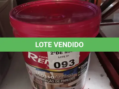 LOTE 093 - 01 BALDE DE MASSA ACRÍLICA RENNER 30KG. (NO ESTADO, LEILÃO NÃO TEM GARANTIA E NEM DEVOLUÇÃO, SUJEITO A POSSÍVEIS AVARIAS VISÍVEIS/OCULTAS E/OU AUSÊNCIA DE COMPONENTES).
