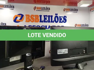 LOTE 197 - 02 MONITORES MARCAS E MODELOS DIVERSOS. (NO ESTADO, LEILÃO NÃO TEM GARANTIA E NEM DEVOLUÇÃO, SUJEITO A POSSÍVEIS AVARIAS VISÍVEIS/OCULTAS E/OU AUSÊNCIA DE COMPONENTES).