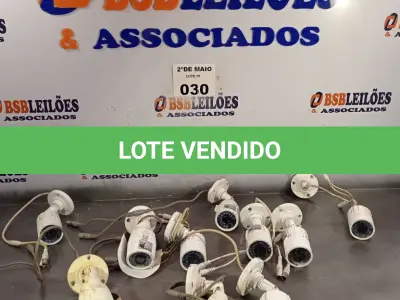 LOTE 030 - 01 LOTE COM VÁRIAS CÂMERAS DE SEGURANÇA MARCAS E MODELOS DIVERSOS. (NO ESTADO, LEILÃO NÃO TEM GARANTIA E NEM DEVOLUÇÃO, SUJEITO A POSSÍVEIS AVARIAS VISÍVEIS/OCULTAS E/OU AUSÊNCIA DE COMPONENTES).
