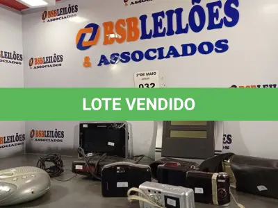 LOTE 032 - 03 RÁDIOS RELÓGIO MARCAS E MODELOS DIVERSOS. (NO ESTADO, LEILÃO NÃO TEM GARANTIA E NEM DEVOLUÇÃO, SUJEITO A POSSÍVEIS AVARIAS VISÍVEIS/OCULTAS E/OU AUSÊNCIA DE COMPONENTES).