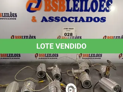 LOTE 028 - 01 LOTE COM VÁRIAS CÂMERAS DE SEGURANÇA MARCAS E MODELOS DIVERSOS. (NO ESTADO, LEILÃO NÃO TEM GARANTIA E NEM DEVOLUÇÃO, SUJEITO A POSSÍVEIS AVARIAS VISÍVEIS/OCULTAS E/OU AUSÊNCIA DE COMPONENTES).