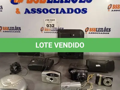 LOTE 032 - 03 RÁDIOS RELÓGIO MARCAS E MODELOS DIVERSOS. (NO ESTADO, LEILÃO NÃO TEM GARANTIA E NEM DEVOLUÇÃO, SUJEITO A POSSÍVEIS AVARIAS VISÍVEIS/OCULTAS E/OU AUSÊNCIA DE COMPONENTES).