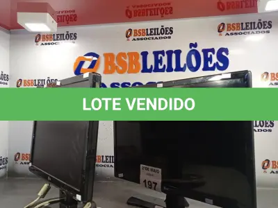 LOTE 197 - 02 MONITORES MARCAS E MODELOS DIVERSOS. (NO ESTADO, LEILÃO NÃO TEM GARANTIA E NEM DEVOLUÇÃO, SUJEITO A POSSÍVEIS AVARIAS VISÍVEIS/OCULTAS E/OU AUSÊNCIA DE COMPONENTES).