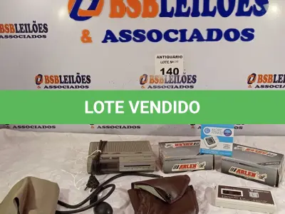 LOTE 140 - 01 MEDIDOR DE PRESSÃO, 01 RADIO-RELÓGIO E 02 ALTO-FALANTES ANTIGO. (NO ESTADO, LEILÃO NÃO TEM GARANTIA E NEM DEVOLUÇÃO, SUJEITO A POSSÍVEIS AVARIAS VISÍVEIS/OCULTAS E/OU AUSÊNCIA DE COMPONENTES).