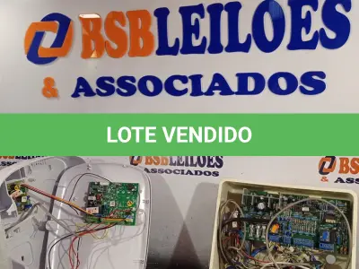 LOTE 116 - 02 CENTRAIS DE ALARME E VÁRIOS SENSORES INCOMPLETOS PARA RETIRADA DE PEÇAS. (NO ESTADO, LEILÃO NÃO TEM GARANTIA E NEM DEVOLUÇÃO, SUJEITO A POSSÍVEIS AVARIAS VISÍVEIS/OCULTAS E/OU AUSÊNCIA DE COMPONENTES).