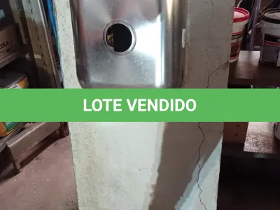LOTE 128 - 01 PIA EM AÇO INOX CIMENTADA MEDINDO 1,60M X 0,53CM. (NO ESTADO, LEILÃO NÃO TEM GARANTIA E NEM DEVOLUÇÃO, SUJEITO A POSSÍVEIS AVARIAS VISÍVEIS/OCULTAS E/OU AUSÊNCIA DE COMPONENTES).