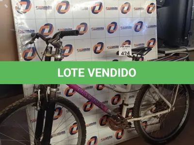 LOTE 424 - 01 BICICLETA ARO 26. (NO ESTADO, LEILÃO NÃO TEM GARANTIA E NEM DEVOLUÇÃO, SUJEITO A POSSÍVEIS AVARIAS VISÍVEIS/OCULTAS E/OU AUSÊNCIA DE COMPONENTES).