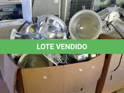 LOTE 374 - 01 LOTE COM GRANDE QUANTIDADE DE LUMINÁRIAS DE EMBUTIR MARCAS E MODELOS DIVERSOS. (NO ESTADO, LEILÃO NÃO TEM GARANTIA E NEM DEVOLUÇÃO, SUJEITO A POSSÍVEIS AVARIAS VISÍVEIS/OCULTAS E/OU AUSÊNCIA DE COMPONENTES).