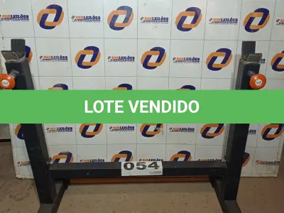 LOTE 054 - 01 - SUPORTE CAVALETE FIXO BÍCEPS TRÍCEPS (NO ESTADO, NÃO SABEMOS SE FUNCIONA. LEILÃO NÃO TEM GARANTIA E NEM DEVOLUÇÃO, SUJEITO A POSSÍVEIS AVARIAS VISÍVEIS/OCULTAS E/OU AUSÊNCIA DE COMPONENTES)