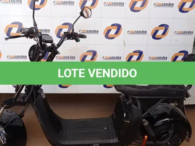 LOTE 001 - 01 - SCOOTER ELETRICA SHINERAY 2022 COM CARREGADOR E 235 KM RODADOS COM CÓPIA DE CHAVE MANUAL E NOTA FISCAL (NO ESTADO, NÃO SABEMOS SE FUNCIONA. LEILÃO NÃO TEM GARANTIA E NEM DEVOLUÇÃO, SUJEITO A POSSÍVEIS AVARIAS VISÍVEIS/OCULTAS E/OU AUSÊNCIA DE COMPONENTES)