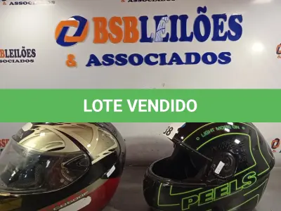 LOTE 338 - 02 CAPACETES MARCAS E MODELOS DIVERSOS. (NO ESTADO, LEILÃO NÃO TEM GARANTIA E NEM DEVOLUÇÃO, SUJEITO A POSSÍVEIS AVARIAS VISÍVEIS/OCULTAS E/OU AUSÊNCIA DE COMPONENTES).