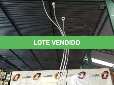 LOTE 283 - 04 PAINÉIS DE LED DE EMBUTIR E 01 LUMINÁRIA. (NO ESTADO, LEILÃO NÃO TEM GARANTIA E NEM DEVOLUÇÃO, SUJEITO A POSSÍVEIS AVARIAS VISÍVEIS/OCULTAS E/OU AUSÊNCIA DE COMPONENTES).