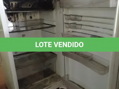 LOTE 371 - 01 GELADEIRA MARCA GE MODELO FROST FREE 220V. (NO ESTADO, LEILÃO NÃO TEM GARANTIA E NEM DEVOLUÇÃO, SUJEITO A POSSÍVEIS AVARIAS VISÍVEIS/OCULTAS E/OU AUSÊNCIA DE COMPONENTES).