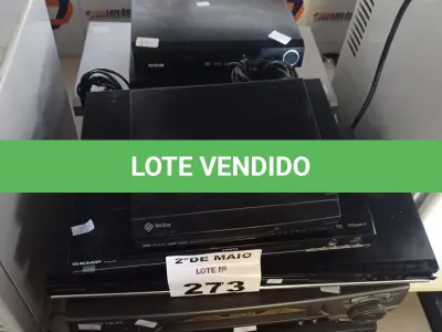 LOTE 273 - 02 VIDEOCASSETE E 10 APARELHOS DE DVD MARCAS E MODELOS DIVERSOS PARA RETIRADA DE PEÇAS. (NO ESTADO, LEILÃO NÃO TEM GARANTIA E NEM DEVOLUÇÃO, SUJEITO A POSSÍVEIS AVARIAS VISÍVEIS/OCULTAS E/OU AUSÊNCIA DE COMPONENTES).