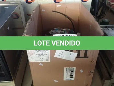 LOTE 396 - 01 LOTE COM LUMINÁRIAS DE EMERGÊNCIA, REATORES E RÉGUAS ELÉTRICAS MARCAS E MODELOS DIVERSOS. (NO ESTADO, LEILÃO NÃO TEM GARANTIA E NEM DEVOLUÇÃO, SUJEITO A POSSÍVEIS AVARIAS VISÍVEIS/OCULTAS E/OU AUSÊNCIA DE COMPONENTES).