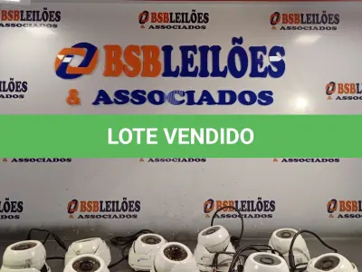 LOTE 226 - 01 LOTE COM VÁRIAS CÂMERAS DE SEGURANÇA. (NO ESTADO, LEILÃO NÃO TEM GARANTIA E NEM DEVOLUÇÃO, SUJEITO A POSSÍVEIS AVARIAS VISÍVEIS/OCULTAS E/OU AUSÊNCIA DE COMPONENTES).