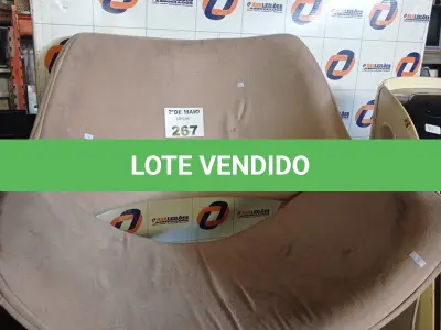LOTE 267 - 01 POLTRONA EM TECIDO COM BASE GIRATÓRIA CROMADA. (NO ESTADO, LEILÃO NÃO TEM GARANTIA E NEM DEVOLUÇÃO, SUJEITO A POSSÍVEIS AVARIAS VISÍVEIS/OCULTAS E/OU AUSÊNCIA DE COMPONENTES).