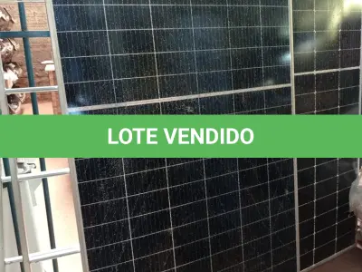 LOTE 038 - 2 - PLACAS ENERGIA SOLAR (NO ESTADO, NÃO SABEMOS SE FUNCIONA. LEILÃO NÃO TEM GARANTIA E NEM DEVOLUÇÃO, SUJEITO A POSSÍVEIS AVARIAS VISÍVEIS/OCULTAS E/OU AUSÊNCIA DE COMPONENTES)