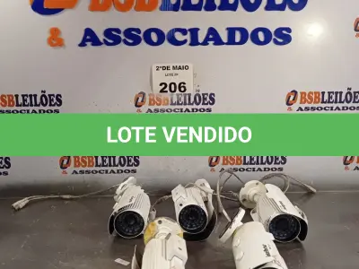LOTE 206 - 01 LOTE COM VÁRIAS CÂMERAS DE SEGURANÇA. (NO ESTADO, LEILÃO NÃO TEM GARANTIA E NEM DEVOLUÇÃO, SUJEITO A POSSÍVEIS AVARIAS VISÍVEIS/OCULTAS E/OU AUSÊNCIA DE COMPONENTES).
