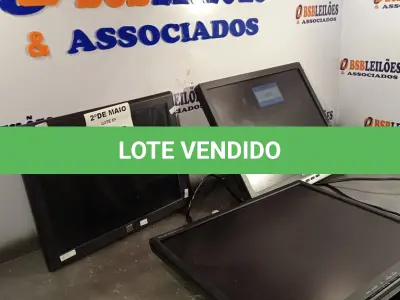 LOTE 265 - 03 MONITORES MARCAS E MODELOS DIVERSOS. (NO ESTADO, LEILÃO NÃO TEM GARANTIA E NEM DEVOLUÇÃO, SUJEITO A POSSÍVEIS AVARIAS VISÍVEIS/OCULTAS E/OU AUSÊNCIA DE COMPONENTES).