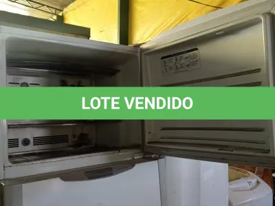 LOTE 371 - 01 GELADEIRA MARCA GE MODELO FROST FREE 220V. (NO ESTADO, LEILÃO NÃO TEM GARANTIA E NEM DEVOLUÇÃO, SUJEITO A POSSÍVEIS AVARIAS VISÍVEIS/OCULTAS E/OU AUSÊNCIA DE COMPONENTES).
