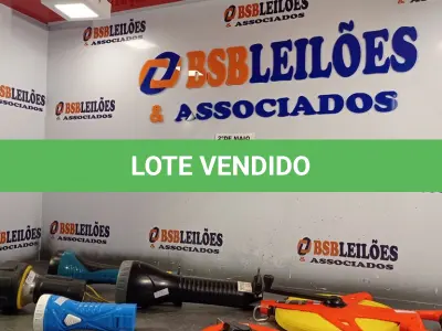 LOTE 238 - 01 TRENA DE 30M, OUTRA DE 50M E 04 LANTERNAS MARCAS E MODELOS DIVERSOS.  (NO ESTADO, LEILÃO NÃO TEM GARANTIA E NEM DEVOLUÇÃO, SUJEITO A POSSÍVEIS AVARIAS VISÍVEIS/OCULTAS E/OU AUSÊNCIA DE COMPONENTES).