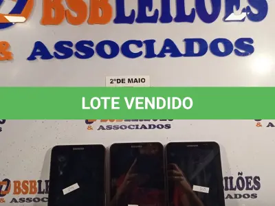 LOTE 207 - 03 TABLETS SAMSUNG PARA RETIRADA DE PEÇAS. (NO ESTADO, LEILÃO NÃO TEM GARANTIA E NEM DEVOLUÇÃO, SUJEITO A POSSÍVEIS AVARIAS VISÍVEIS/OCULTAS E/OU AUSÊNCIA DE COMPONENTES).