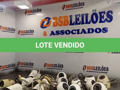 LOTE 399 - 01 LOTE COM VÁRIAS CÂMERAS DE SEGURANÇA. (NO ESTADO, LEILÃO NÃO TEM GARANTIA E NEM DEVOLUÇÃO, SUJEITO A POSSÍVEIS AVARIAS VISÍVEIS/OCULTAS E/OU AUSÊNCIA DE COMPONENTES).
