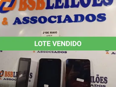 LOTE 207 - 03 TABLETS SAMSUNG PARA RETIRADA DE PEÇAS. (NO ESTADO, LEILÃO NÃO TEM GARANTIA E NEM DEVOLUÇÃO, SUJEITO A POSSÍVEIS AVARIAS VISÍVEIS/OCULTAS E/OU AUSÊNCIA DE COMPONENTES).