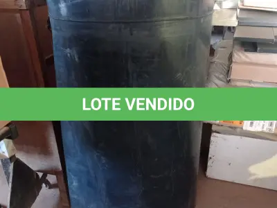 LOTE 029 - 01 - CHAPA PLÁSTICA PRETA 6X2,40M - 5MM (NO ESTADO, NÃO SABEMOS SE FUNCIONA. LEILÃO NÃO TEM GARANTIA E NEM DEVOLUÇÃO, SUJEITO A POSSÍVEIS AVARIAS VISÍVEIS/OCULTAS E/OU AUSÊNCIA DE COMPONENTES)