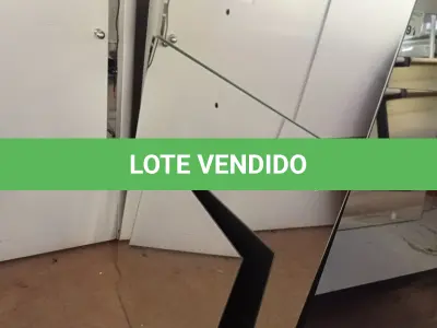 LOTE 203 - 03 ESPELHOS DE TAMANHOS DIVERSOS. (NO ESTADO, LEILÃO NÃO TEM GARANTIA E NEM DEVOLUÇÃO, SUJEITO A POSSÍVEIS AVARIAS VISÍVEIS/OCULTAS E/OU AUSÊNCIA DE COMPONENTES).