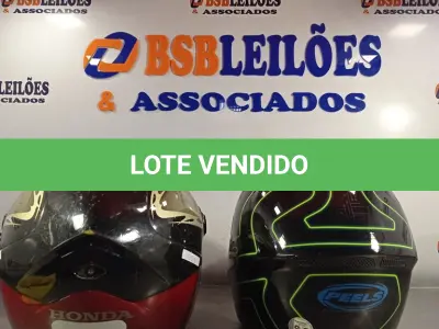 LOTE 338 - 02 CAPACETES MARCAS E MODELOS DIVERSOS. (NO ESTADO, LEILÃO NÃO TEM GARANTIA E NEM DEVOLUÇÃO, SUJEITO A POSSÍVEIS AVARIAS VISÍVEIS/OCULTAS E/OU AUSÊNCIA DE COMPONENTES).